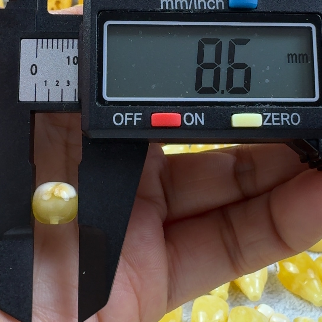 蜜蜡未镶嵌裸石15杂