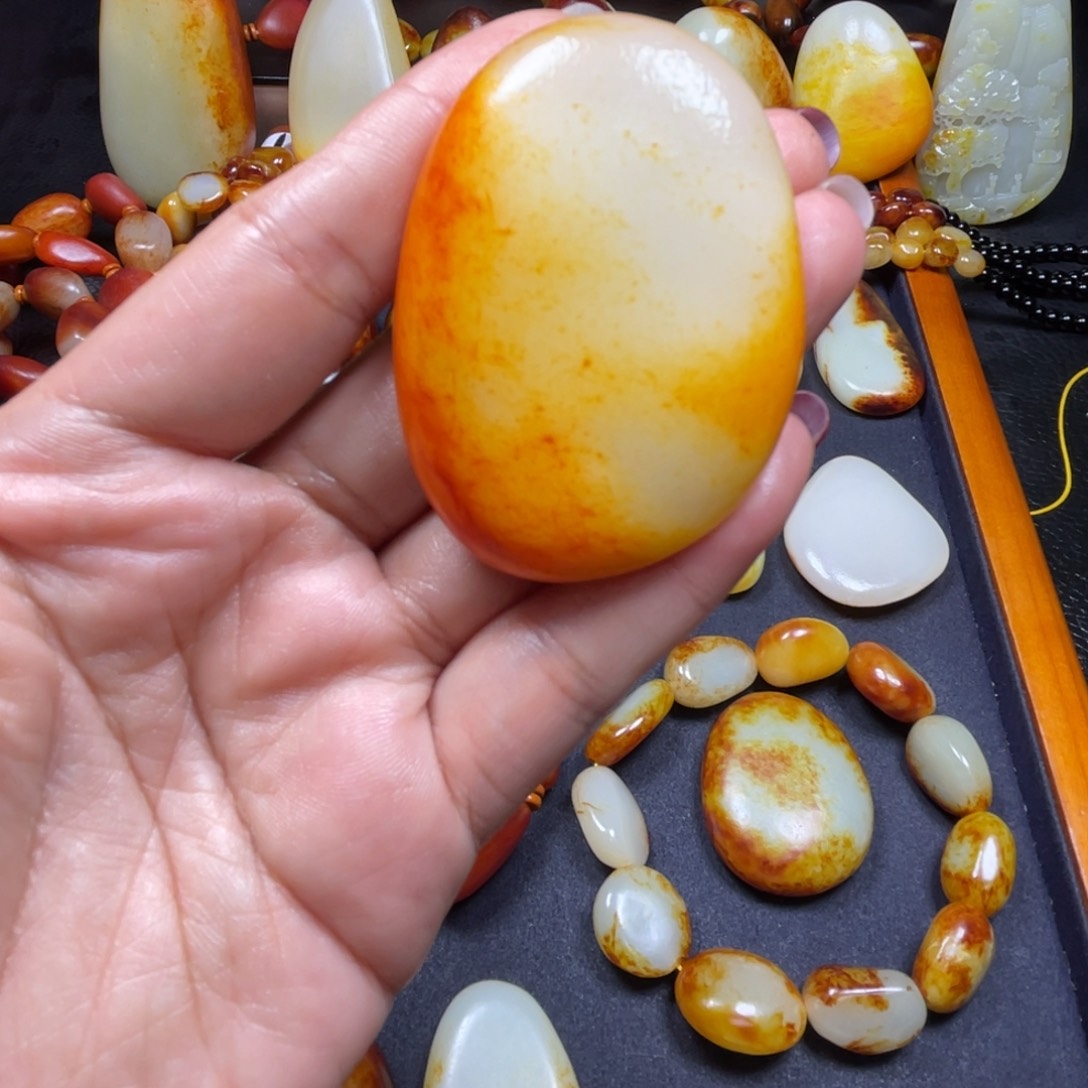 颈饰未镶嵌和田玉