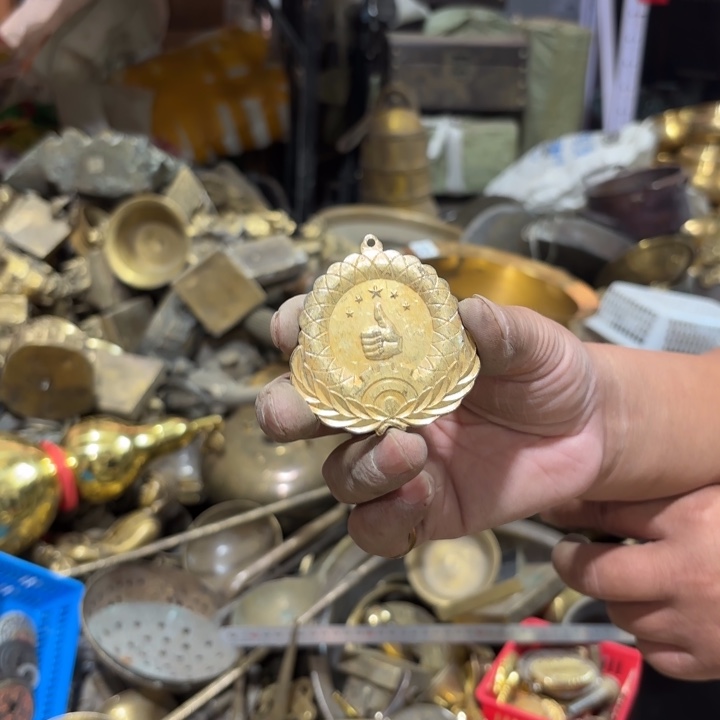 983 铜器物品理性消费
