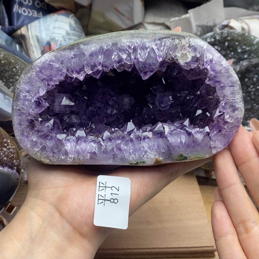 乌拉圭未镶嵌紫晶