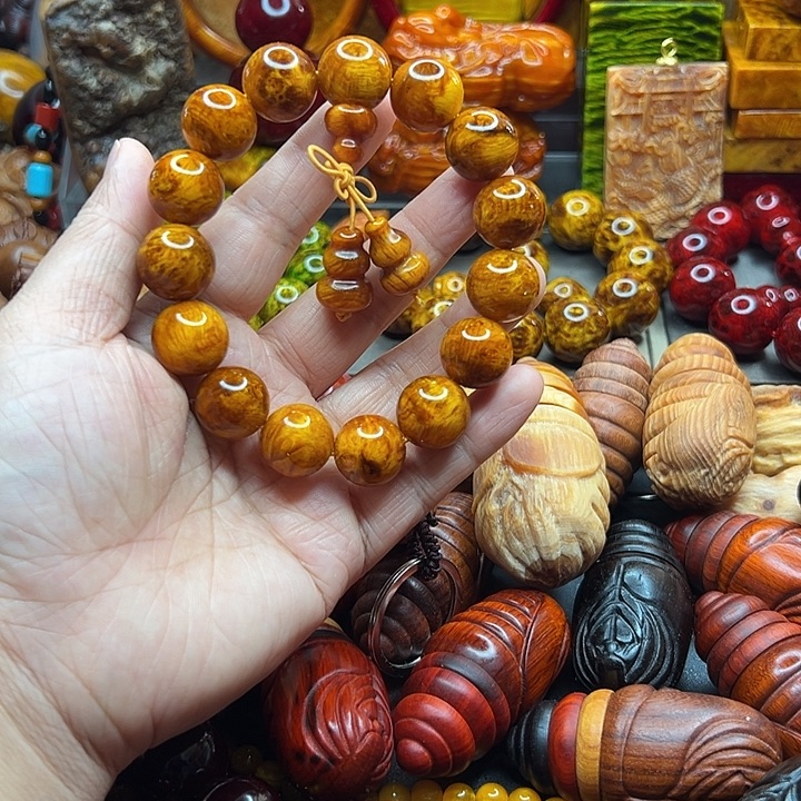 琥珀木留疤手串1.5