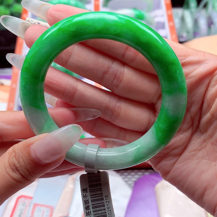 翡翠未镶嵌手镯翡翠