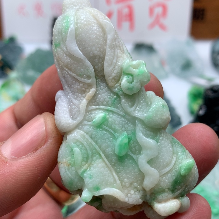 翡翠颈饰未镶嵌保真天然A货翡翠