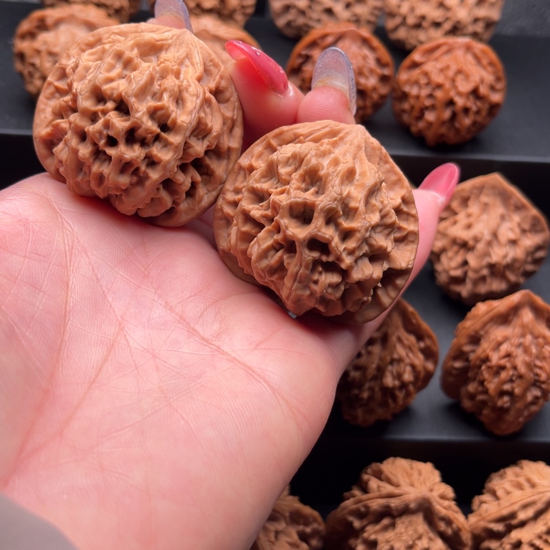 *****文玩核桃把件大花