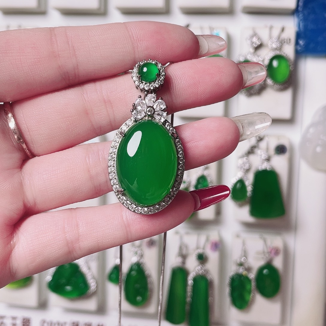 玛瑙/玉髓未镶嵌颈饰