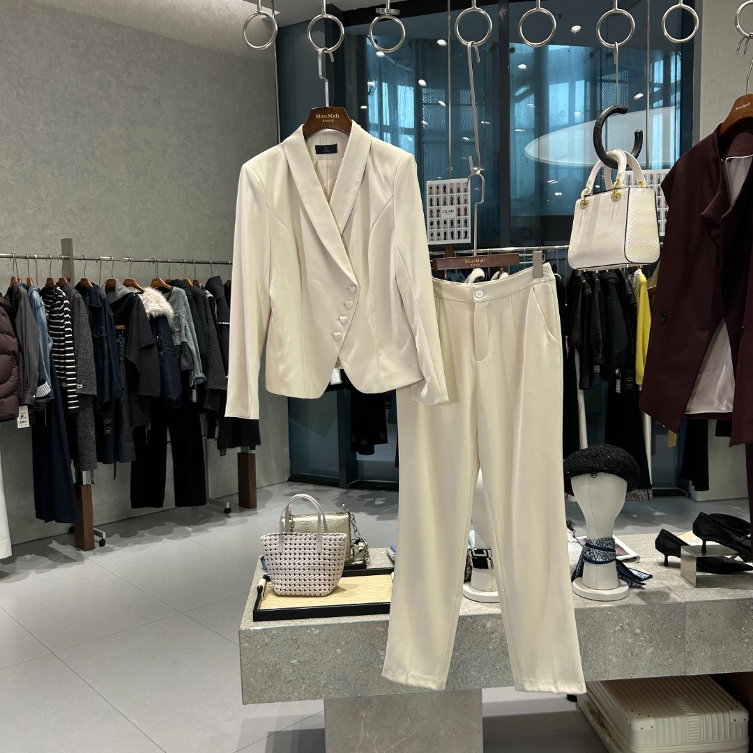 121 时尚修身显瘦气质优雅端庄小众设计感2025新款长袖套装