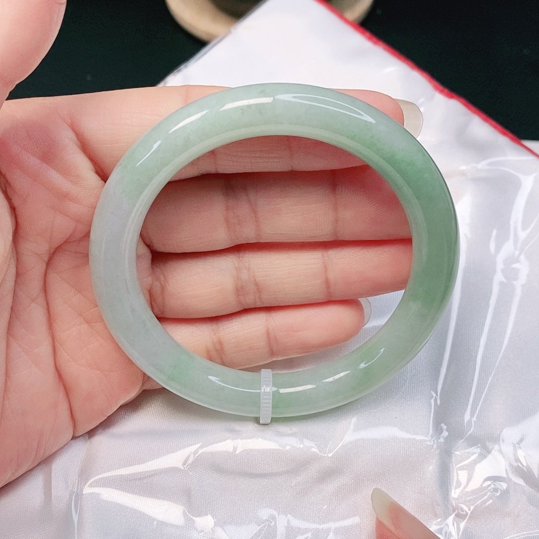 【闪购商品】翡翠手镯未镶嵌正圆57