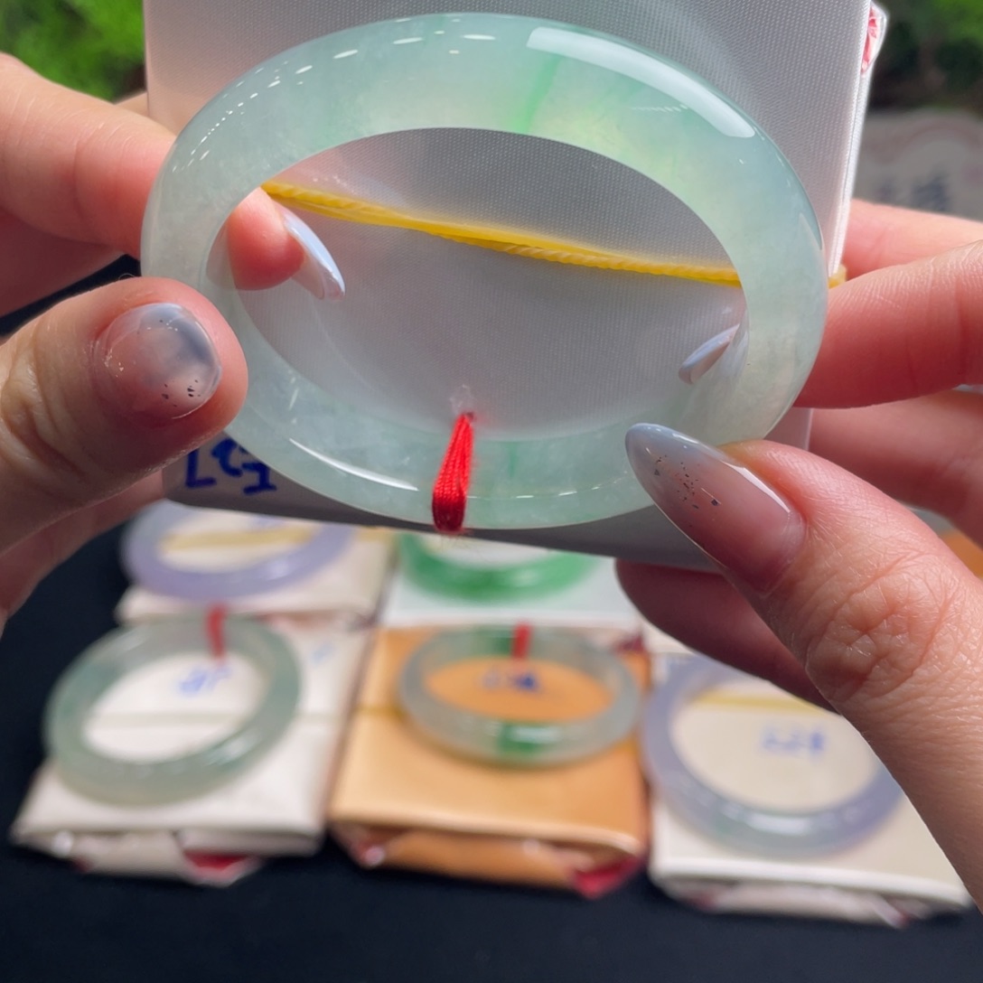 翡翠未镶嵌手镯52冰甜绿贵妃