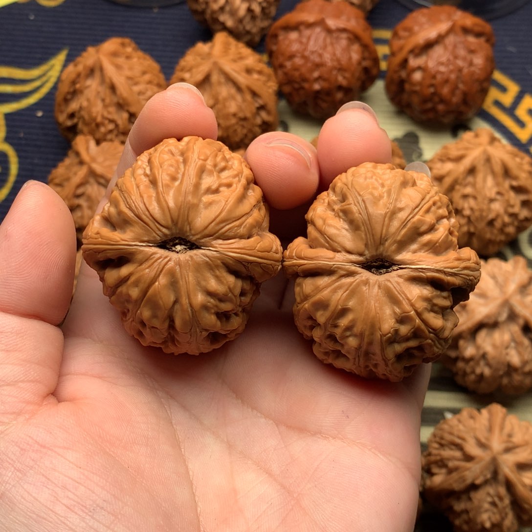 文玩核桃吊坠42平谷元宝