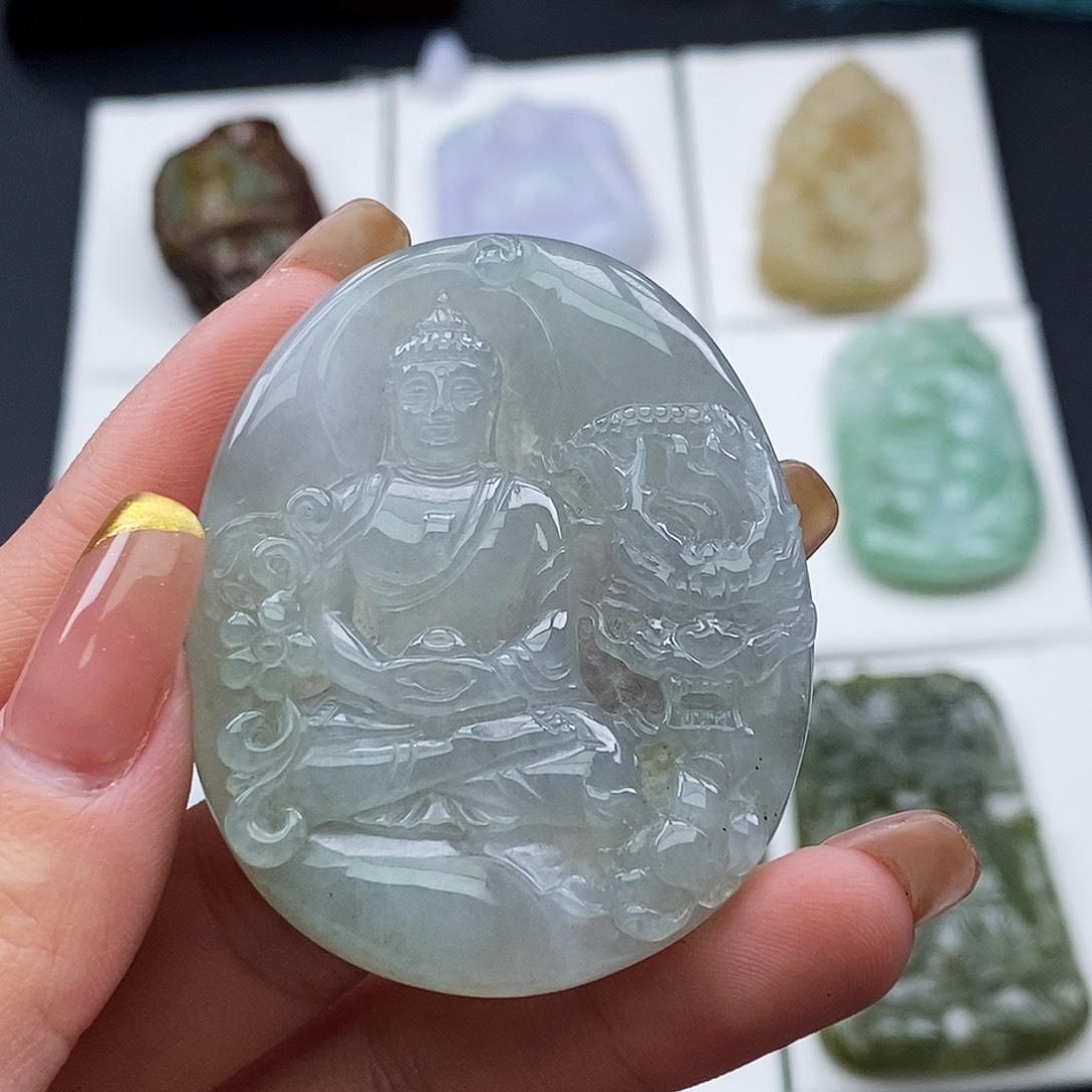 翡翠颈饰未镶嵌创****亚翡翠