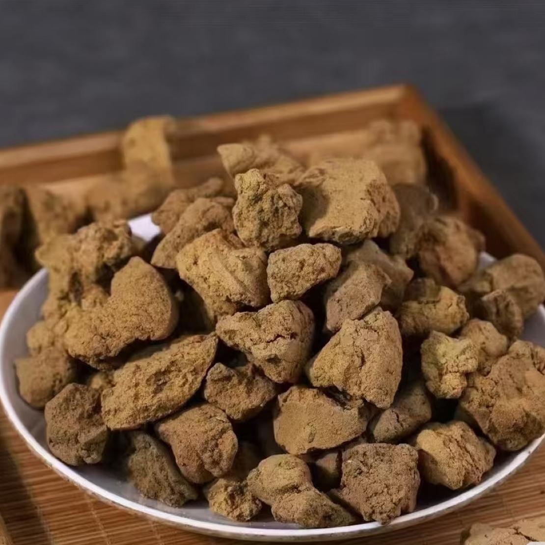 奇楠沉香水磨粉可直接燃烧 可以薰香上炉碳薰都很好，花蜜香凉浓郁