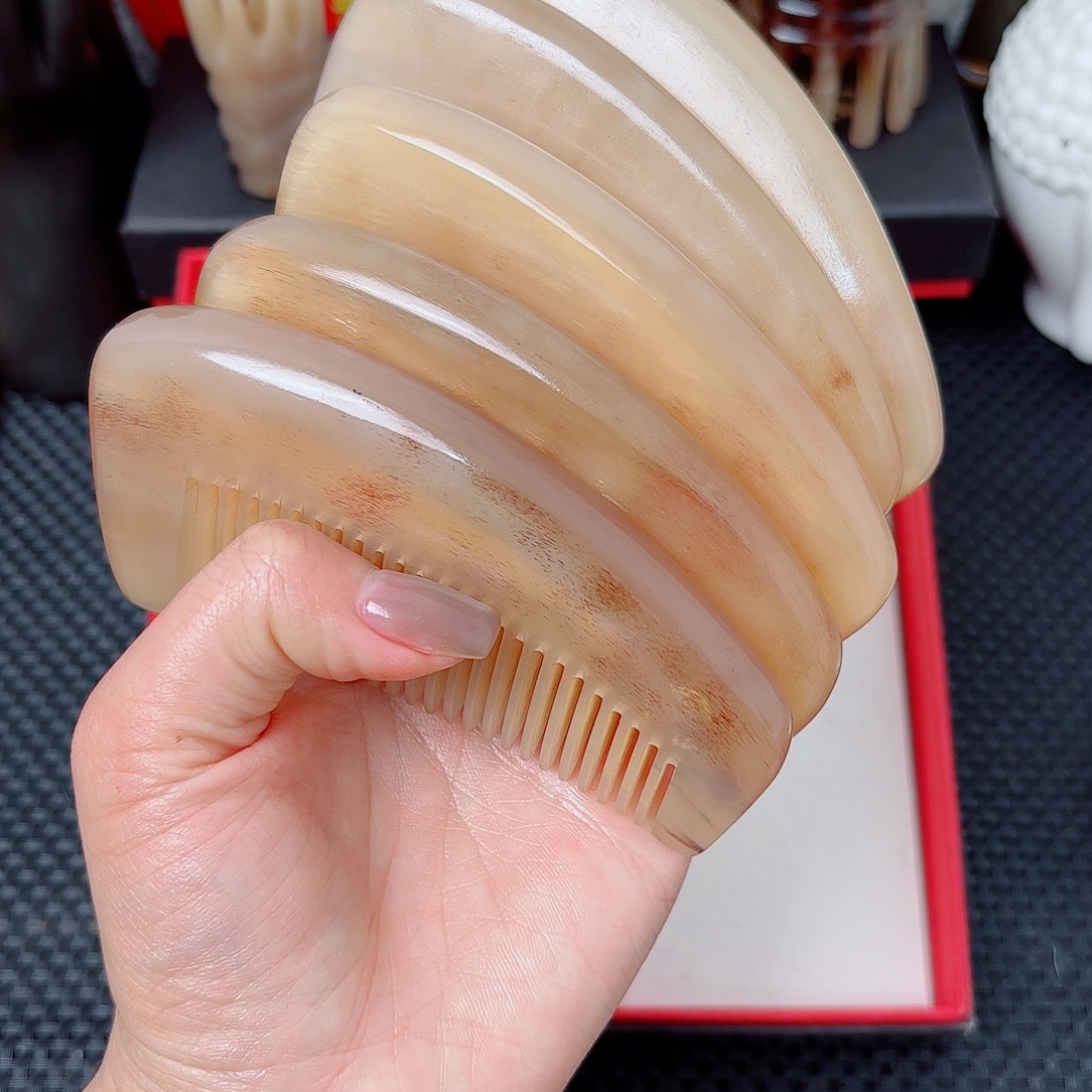 纯手工制作纯牛角梳子