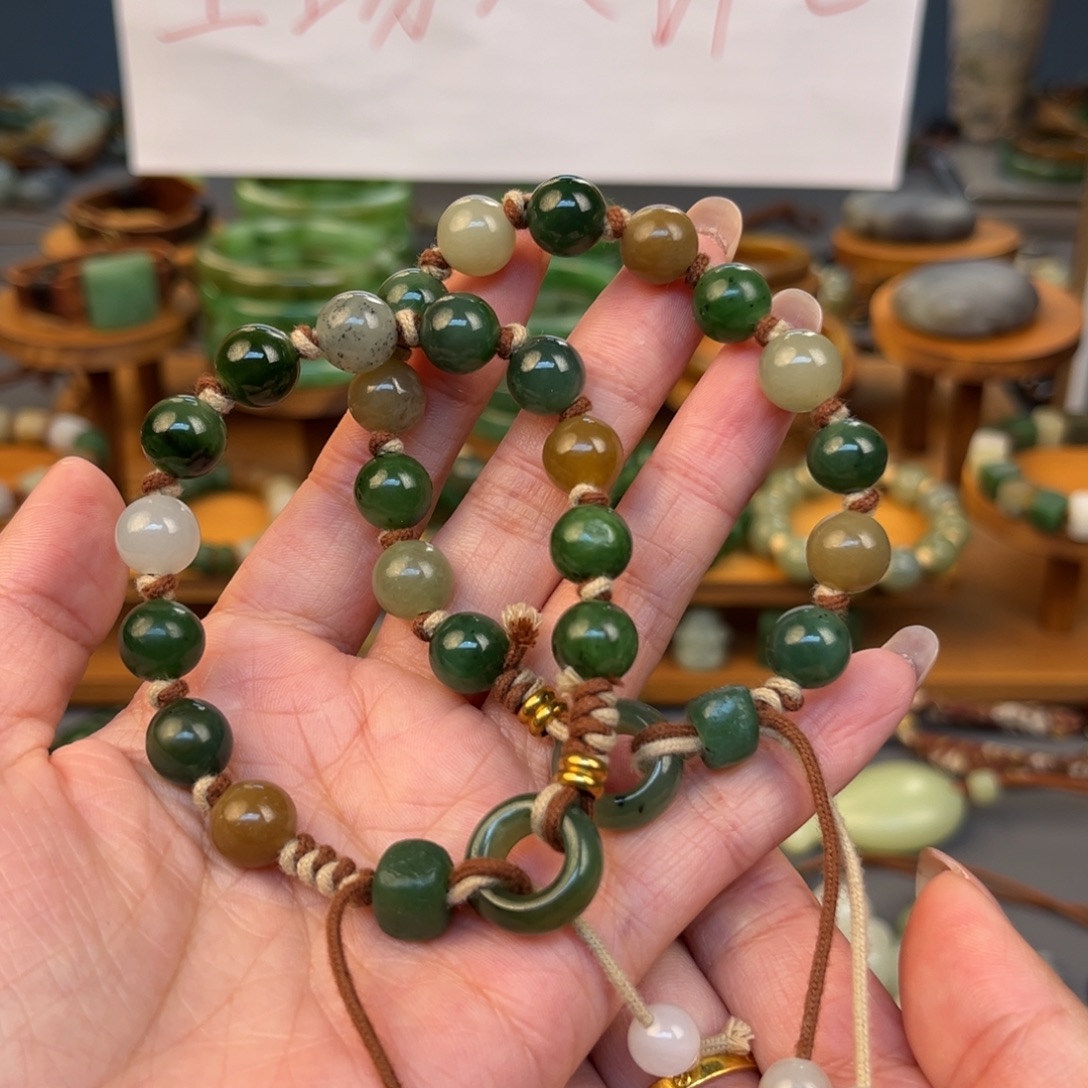 和田玉（糖玉）未镶嵌颈饰