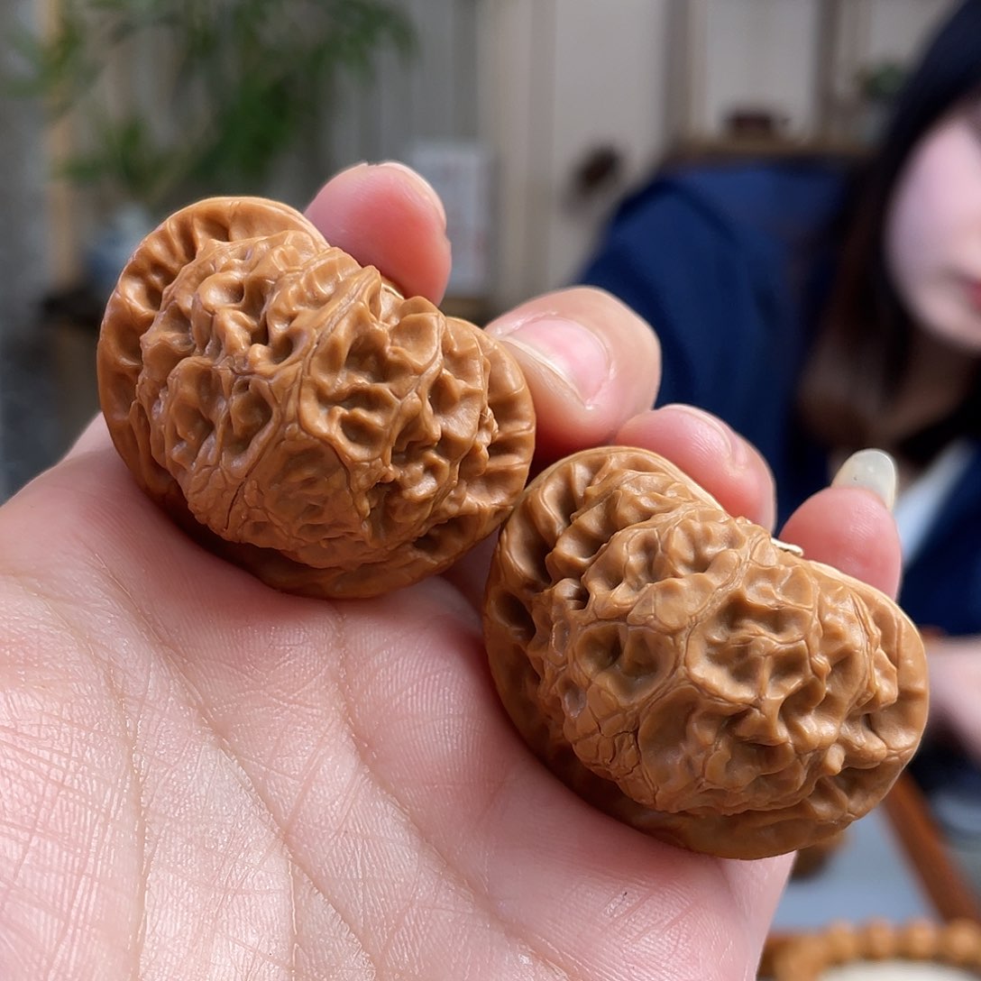 桃核把件41尺全品宫灯狮子头（小虚尖）CN0819