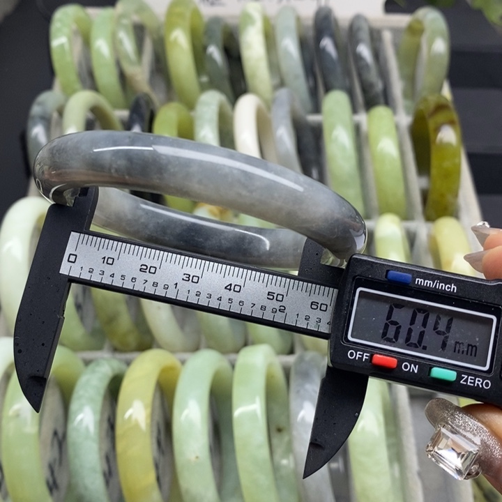 蛇纹石玉手镯49未镶嵌