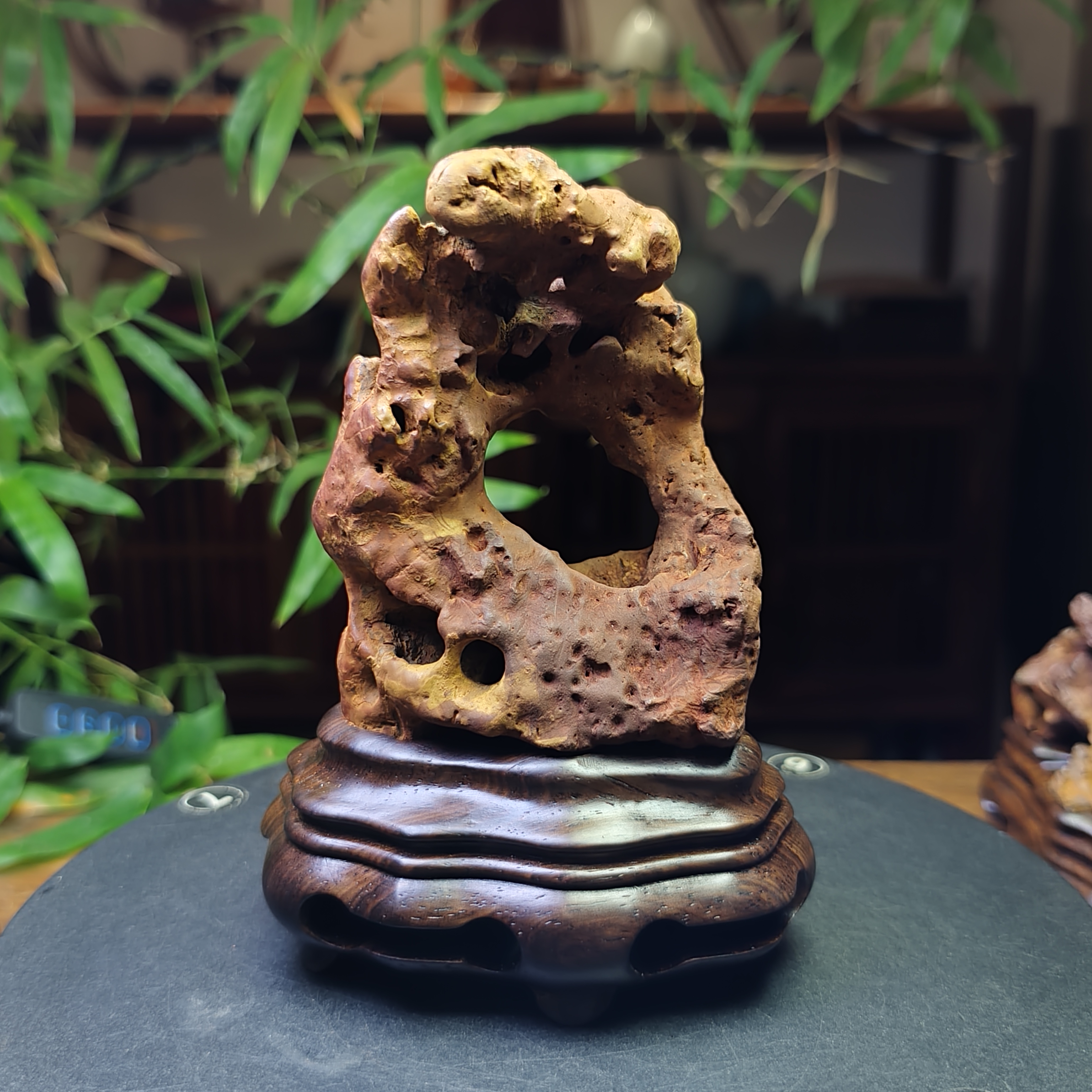 太湖水石香炉点倒流香小祥云 苏工黑檀木座13.5cm连座高 10.3cm长