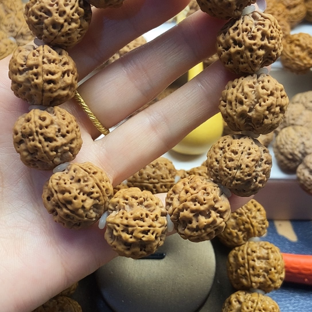 金刚菩提吊坠蜂王梅花