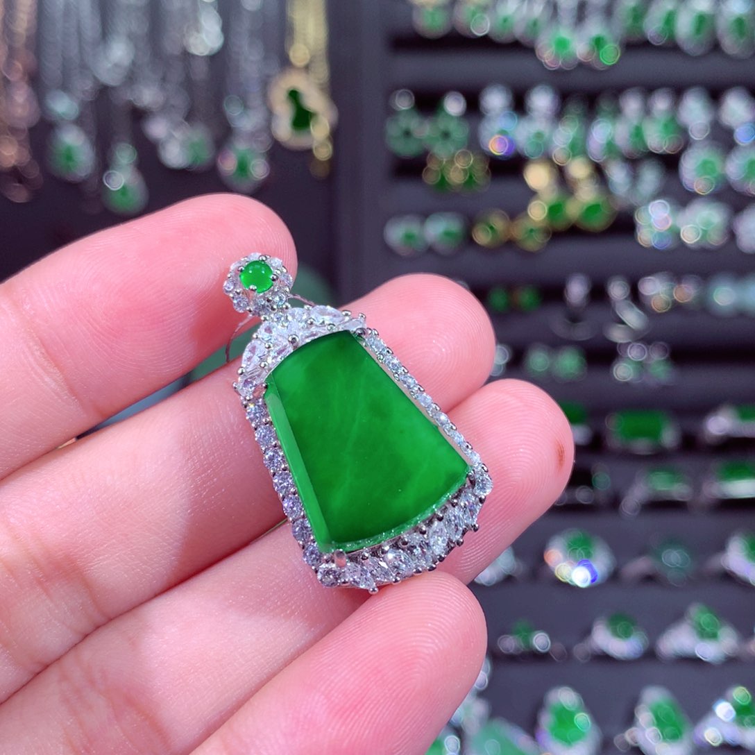 翡翠吊坠(不含链)未镶嵌