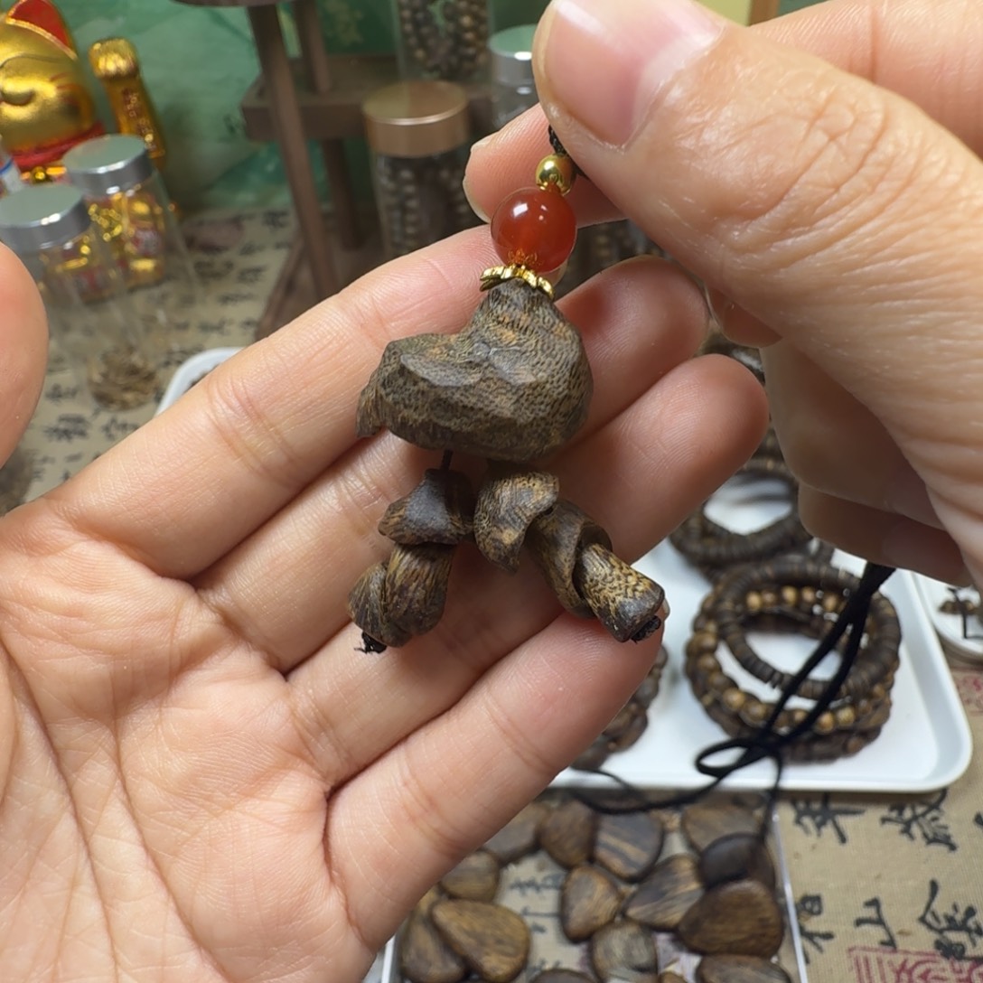 沉香沉香碎屑树丁绳子