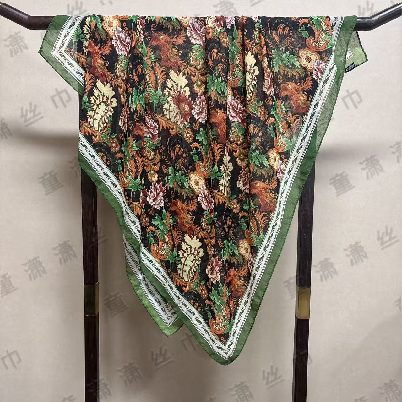 （绿边缤纷花海）绫绡纱105*105左右方巾围巾