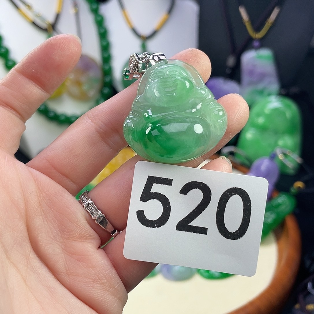 翡翠未镶嵌吊坠(赠链)