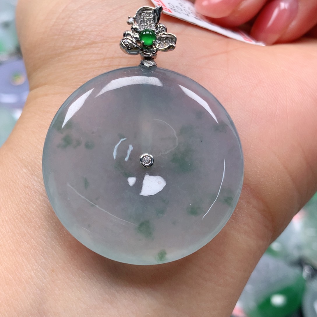 翡翠颈饰18K金镶嵌天然翡翠