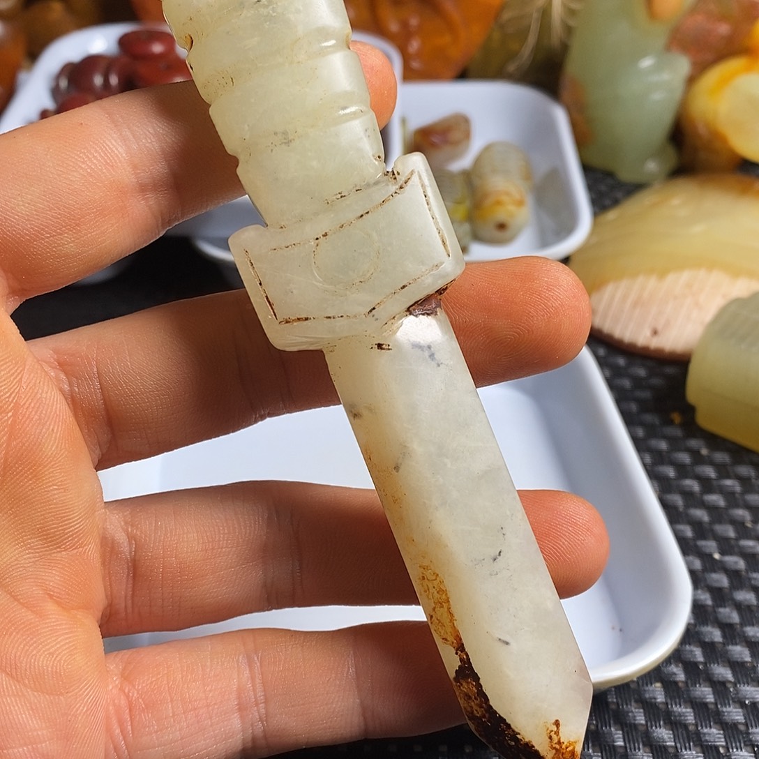 岫岩老玉（透闪石质玉）未镶嵌珠宝奇石