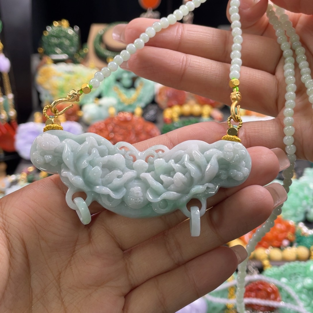 翡翠颈饰未镶嵌代编织