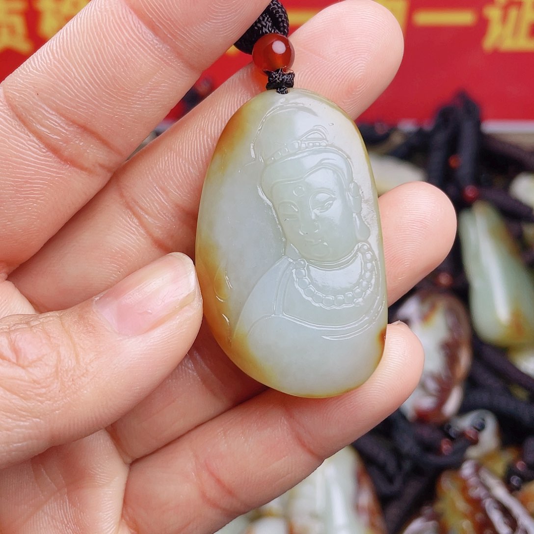 和田玉颈饰未镶嵌