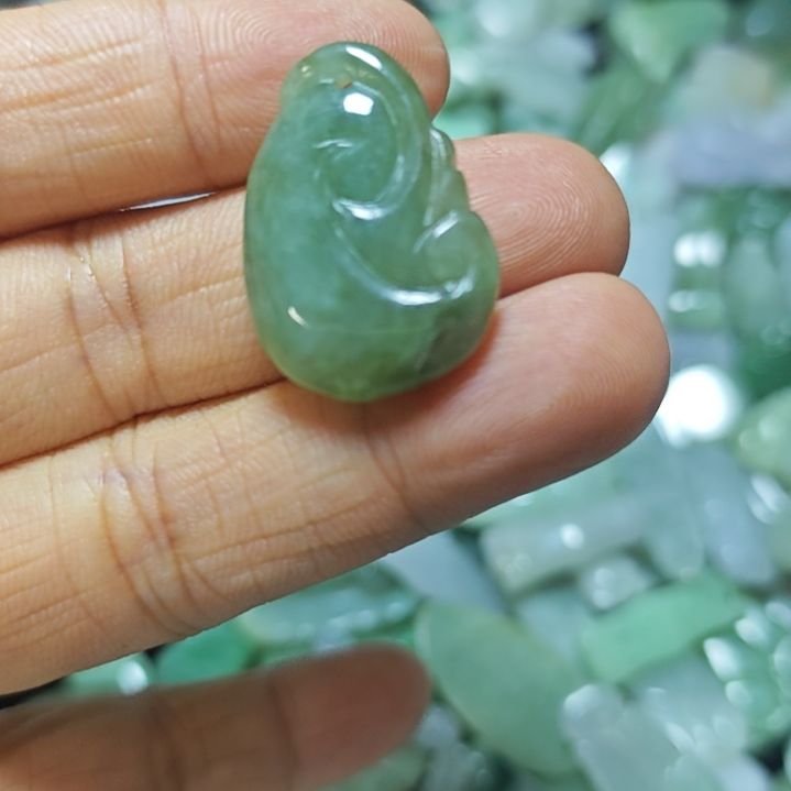 翡翠未镶嵌挂件如意
