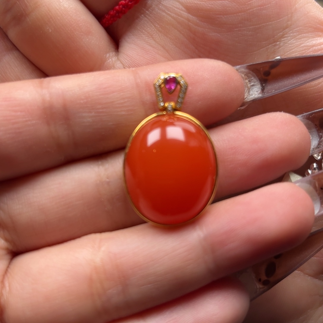南红玛瑙吊坠(不含链)18K金镶嵌