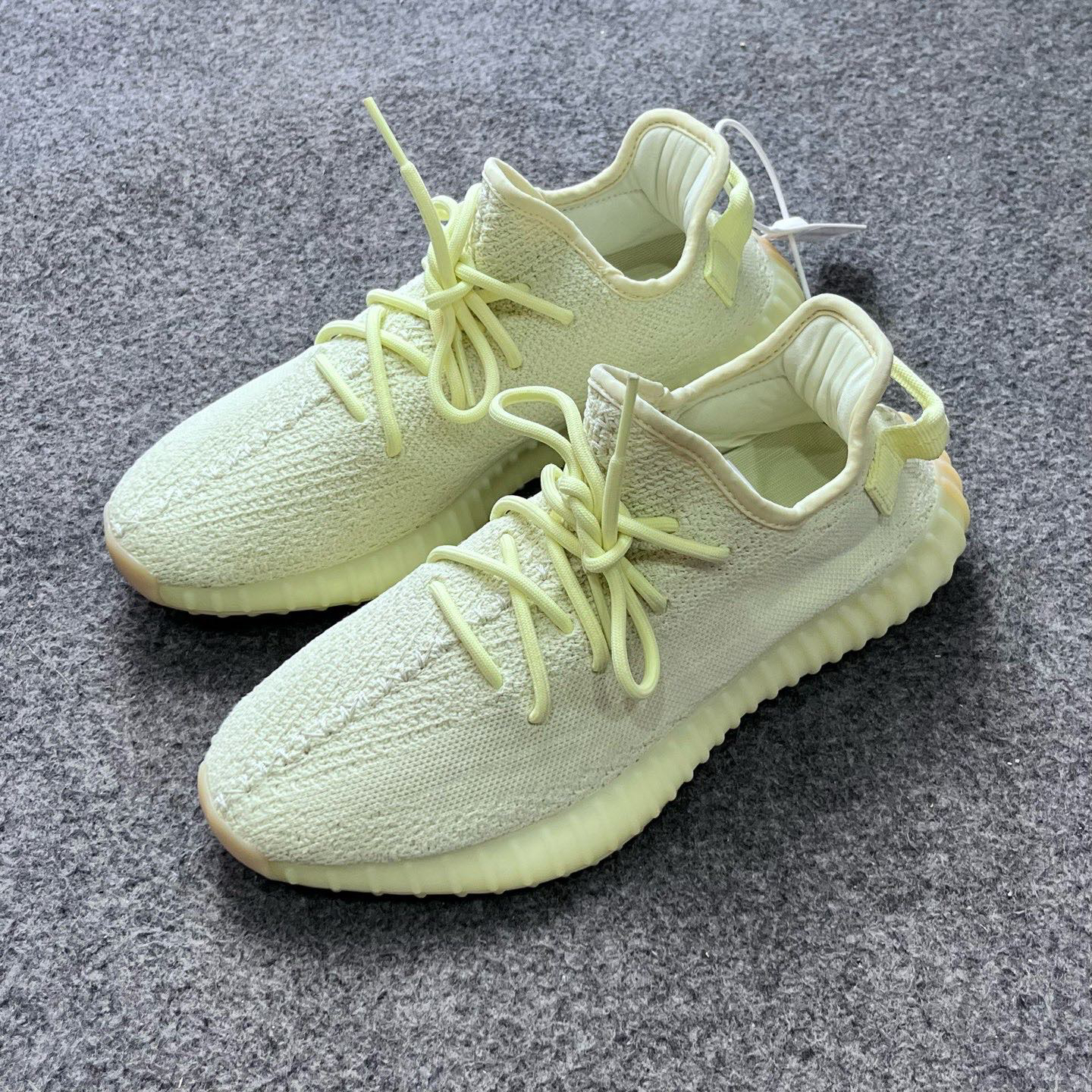 95新 MM6 Yeezy350黄油 43码 A2601 鞋