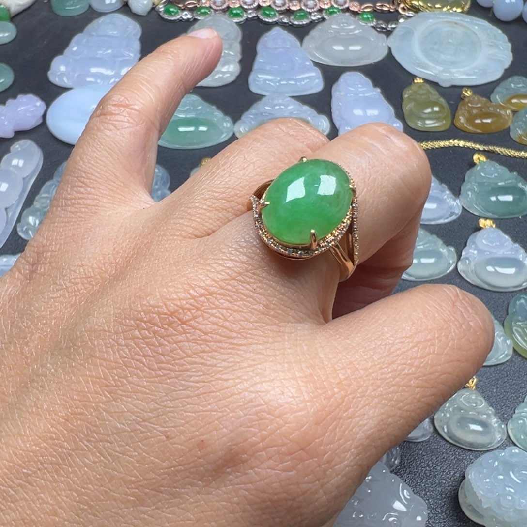 翡翠18K金镶嵌戒指大绿戒