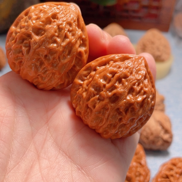 M***?37尺寸金牛骨质棒文玩核桃