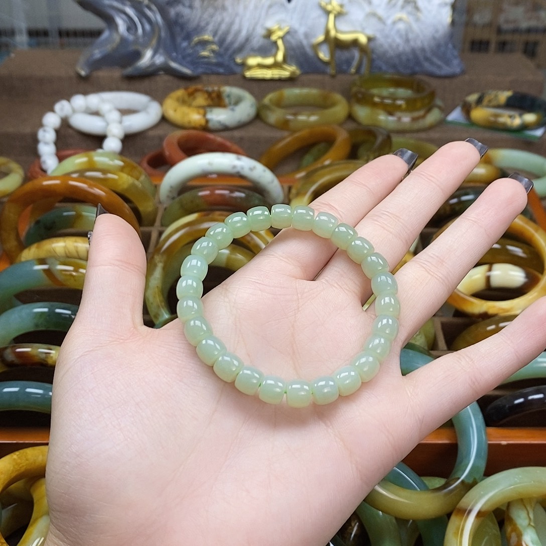 蛇纹石玉未镶嵌手镯