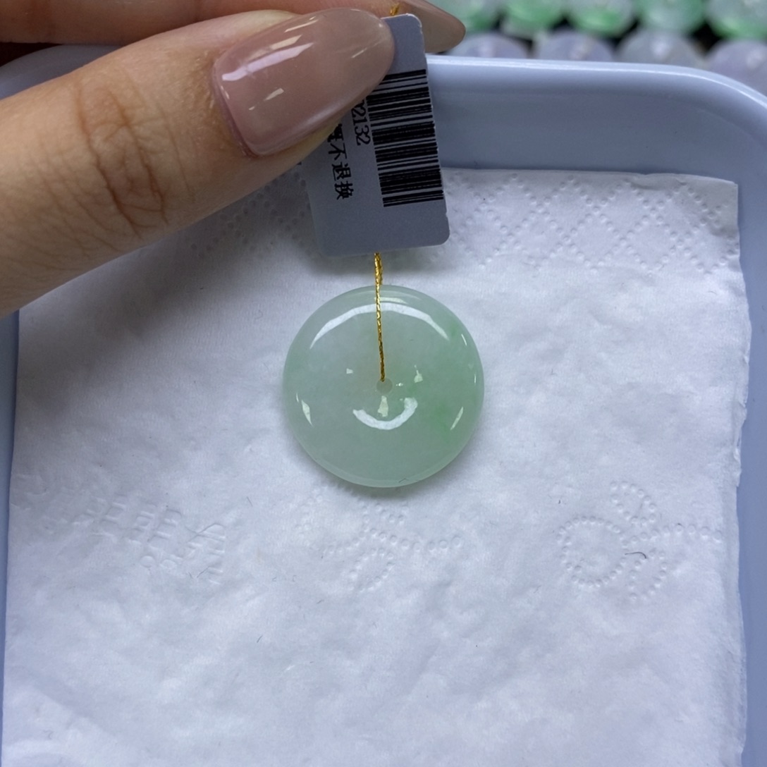 颈饰未镶嵌翡翠平安扣