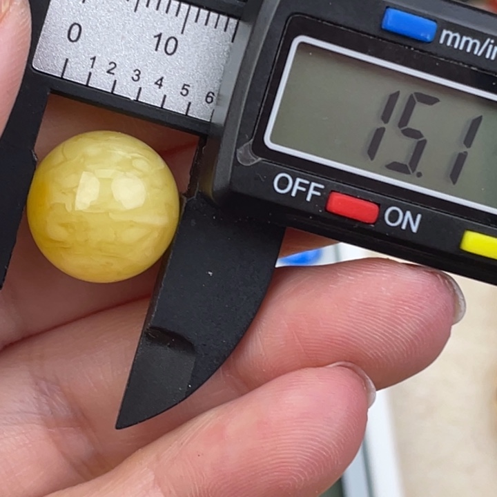 蜜蜡未镶嵌裸石微瑕957