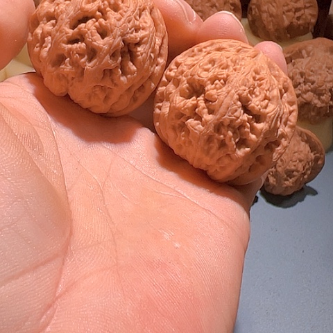 文玩核桃把件平谷粗筋38