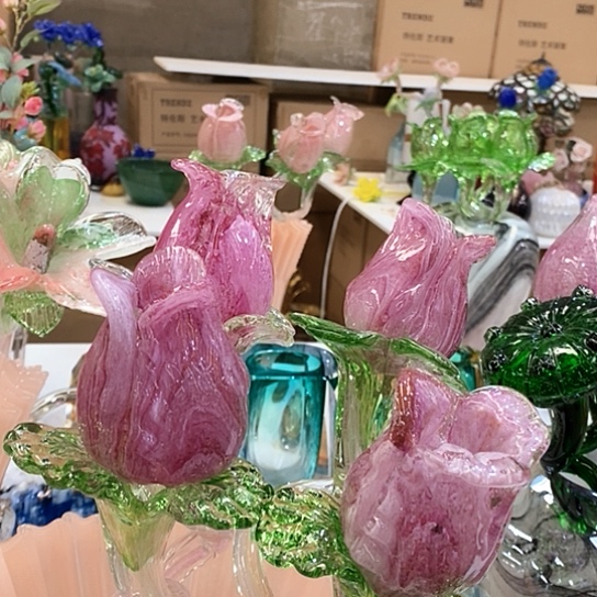 琉璃花瓶高45厘米宽9厘米