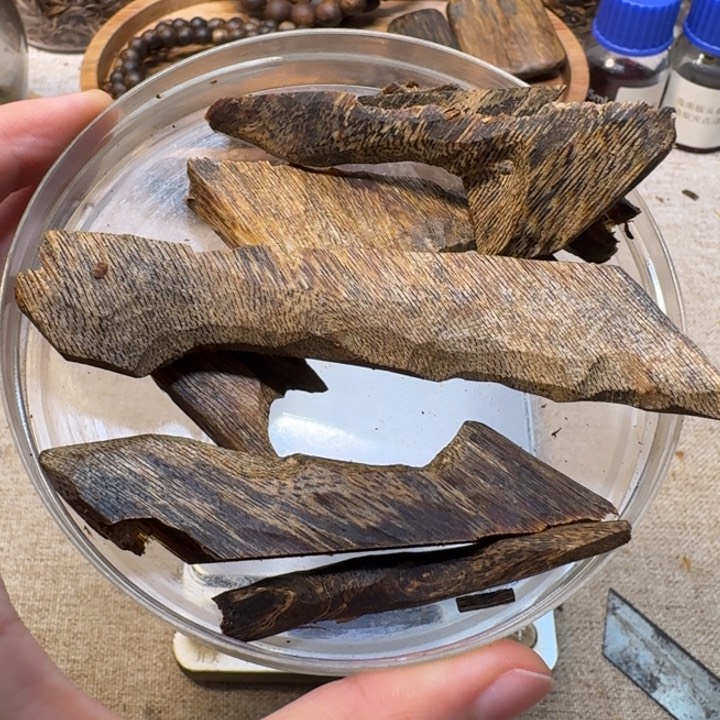 沉香碎屑沉香蓝*羽海南高端陆河牛肉干老料22克