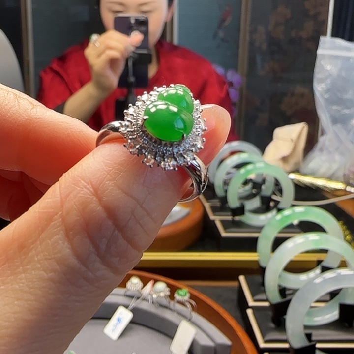 翡翠戒指未镶嵌葫芦戒指