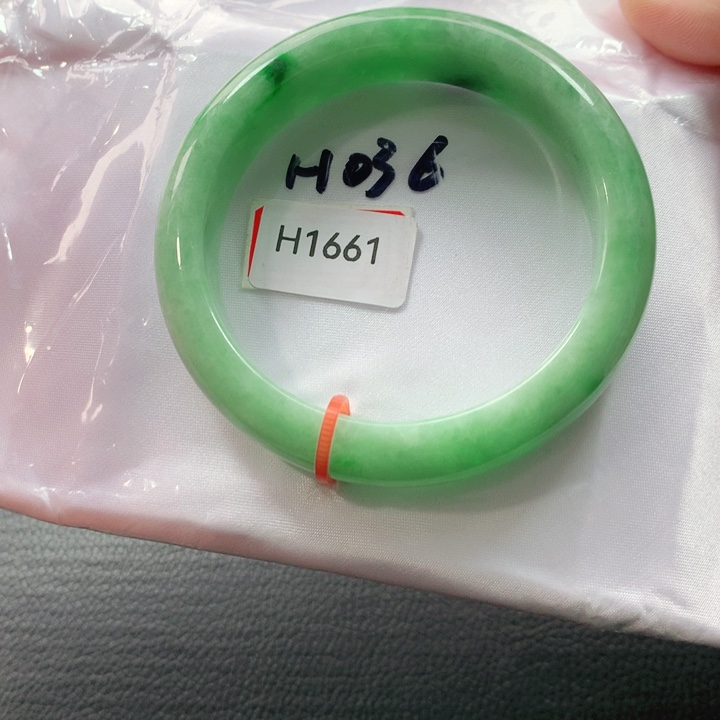 翡翠手镯未镶嵌天然翡翠手镯