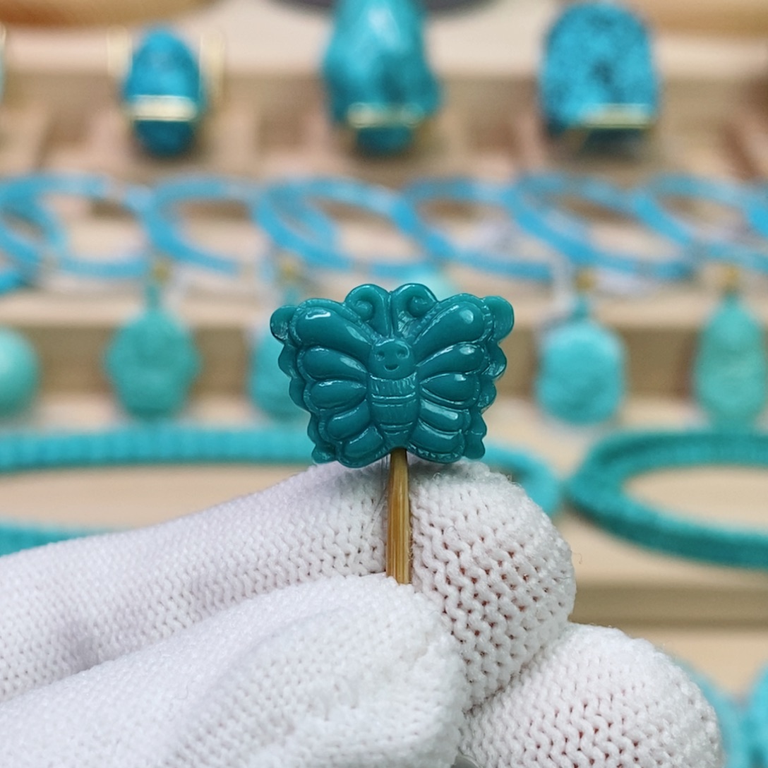 绿松石未镶嵌珠宝奇石