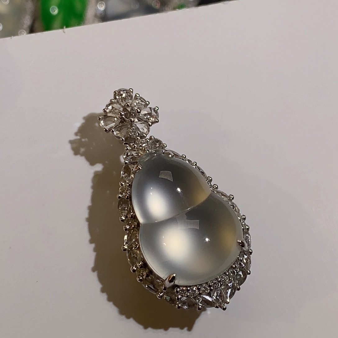 翡翠颈饰18K金镶嵌天然缅甸A货翡翠