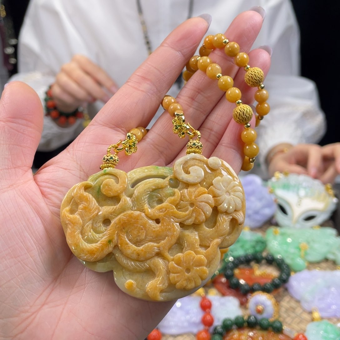 翡翠颈饰未镶嵌代编织