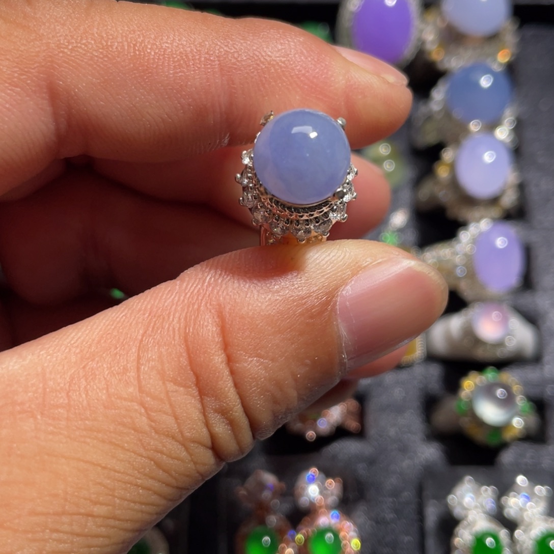 翡翠配石紫罗兰蛋面铜托