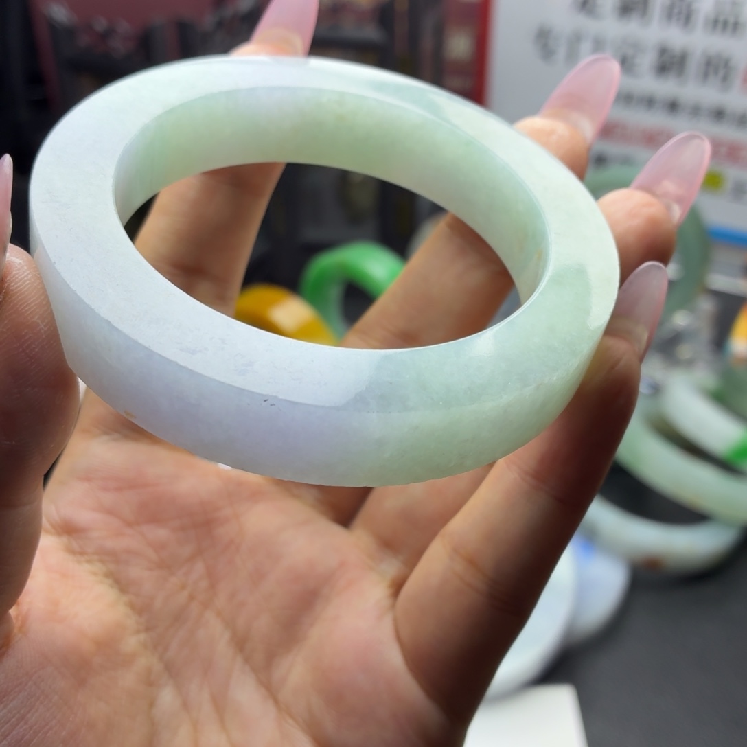 女****定制翡翠未镶嵌缅A翡翠