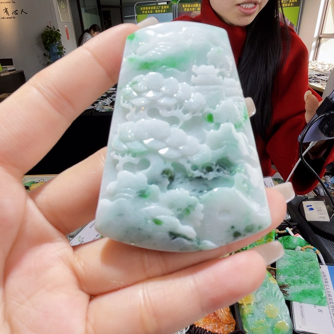 颈饰未镶嵌翡翠一