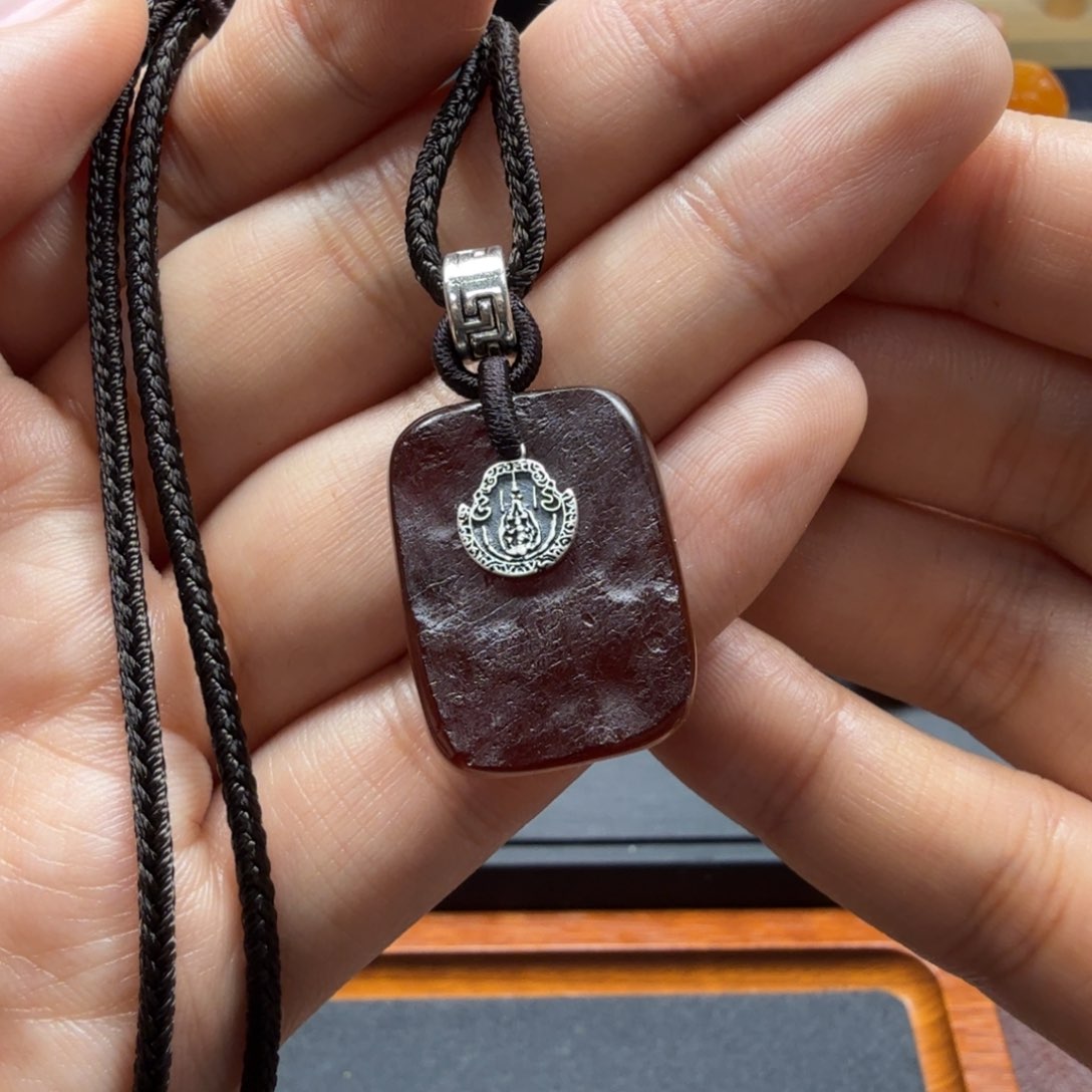 琥珀吊坠(赠链)未镶嵌