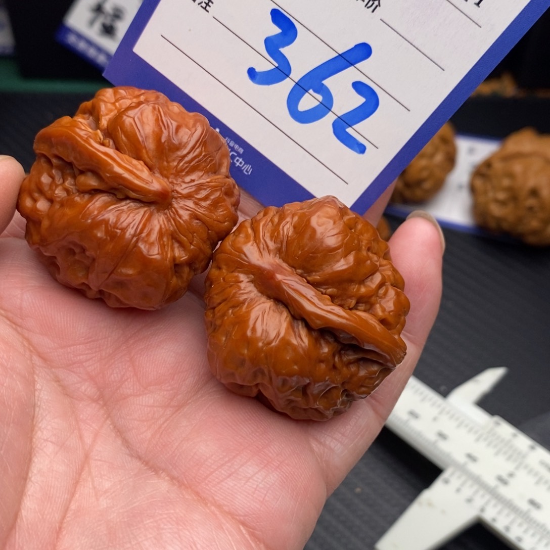 把件桃核一根筋moo